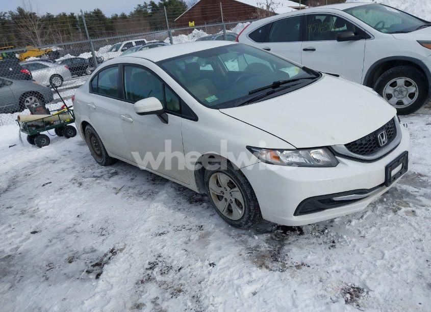 2015 Honda Civic LX (VIN 19XFB2F58FE289860) main photo