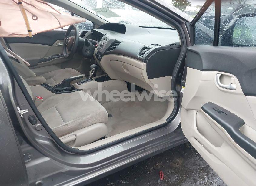 Photo 5 of 2012 Honda Civic LX (VIN 19XFB2F59CE080316)