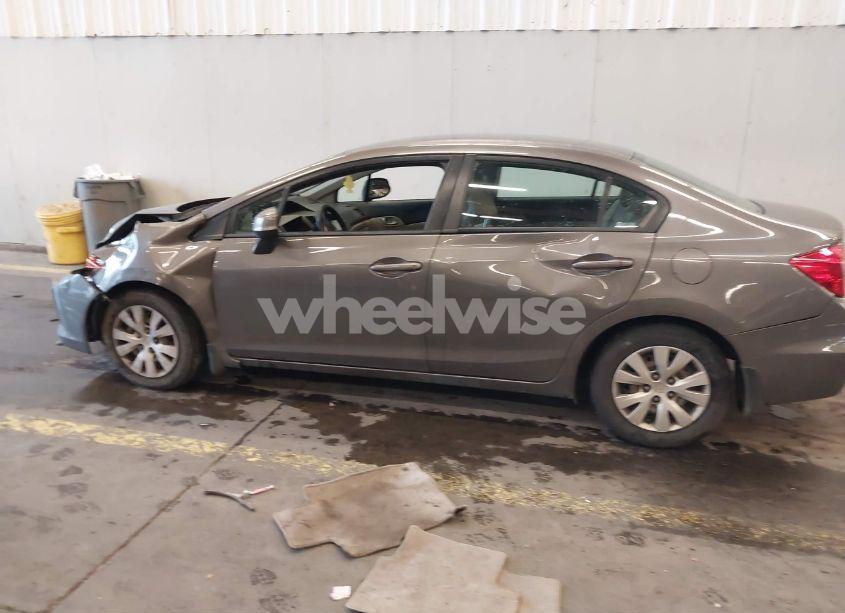 Photo 14 of 2012 Honda Civic SDN LX (VIN 19XFB2F59CE371706)