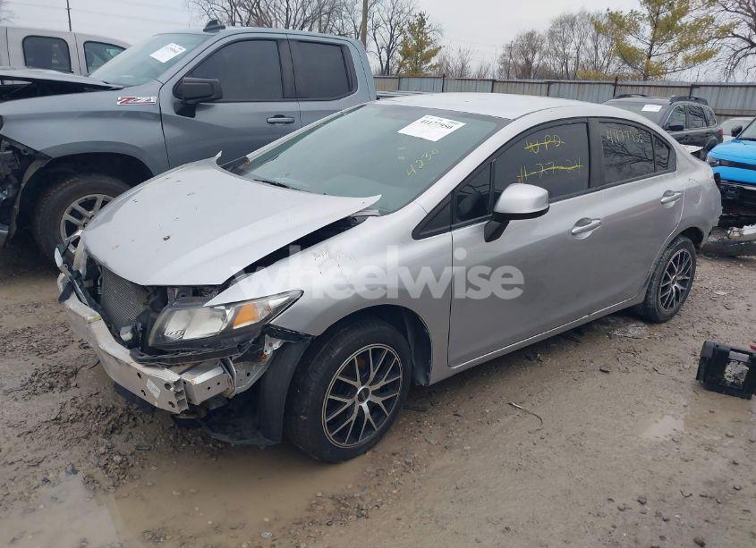 Photo 2 of 2013 Honda Civic LX (VIN 19XFB2F59DE034230)