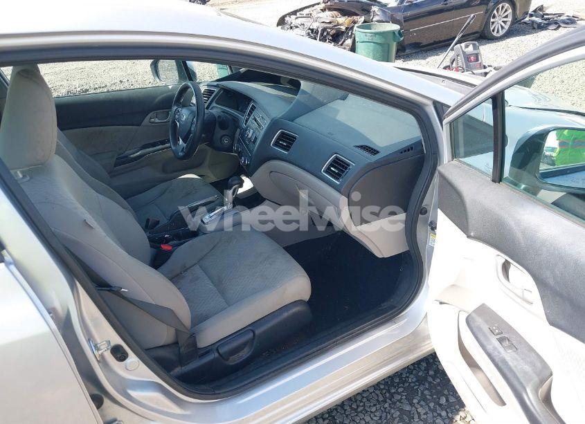 Photo 5 of 2014 Honda Civic LX (VIN 19XFB2F59EE213336)