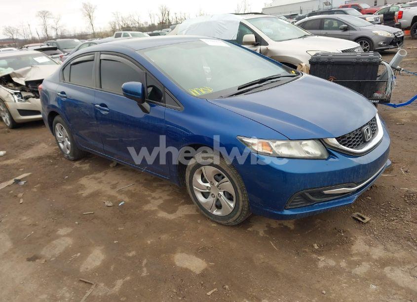 2015 Honda Civic LX (VIN 19XFB2F59FE062452) main photo