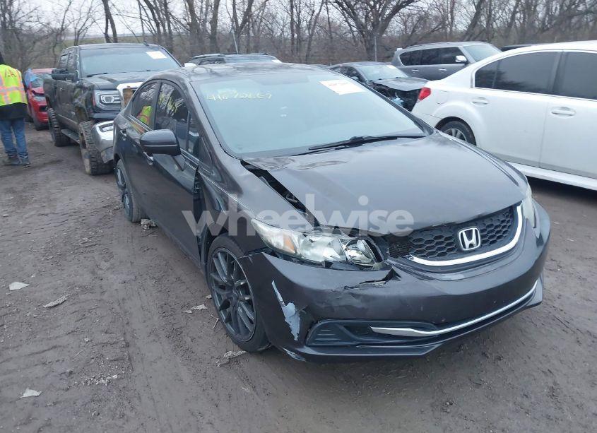 2015 Honda Civic LX (VIN 19XFB2F59FE112492) main photo