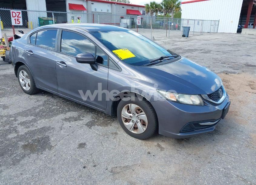 2015 Honda Civic LX (VIN 19XFB2F59FE119409) main photo