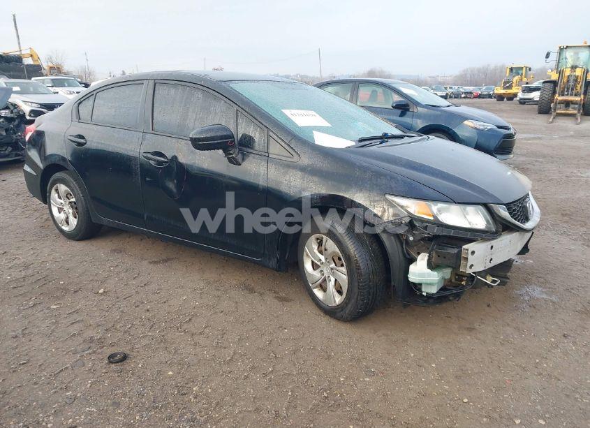 2015 Honda Civic LX (VIN 19XFB2F59FE701123) main photo