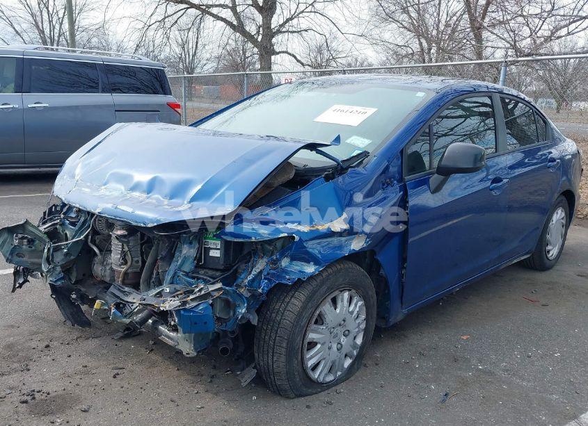 Photo 2 of 2013 Honda Civic LX (VIN 19XFB2F5XDE015542)