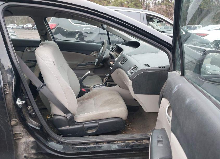 Photo 5 of 2013 Honda Civic LX (VIN 19XFB2F5XDE017503)