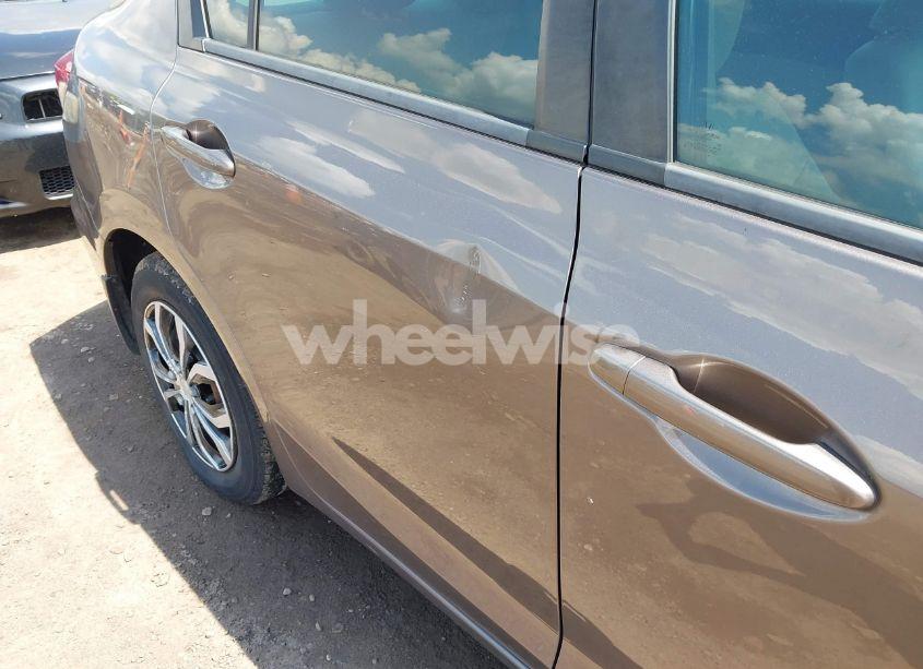 Photo 6 of 2015 Honda Civic LX (VIN 19XFB2F5XFE106720)