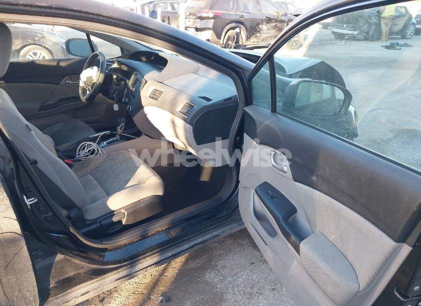 Photo 5 of 2015 Honda Civic LX (VIN 19XFB2F5XFE118902)