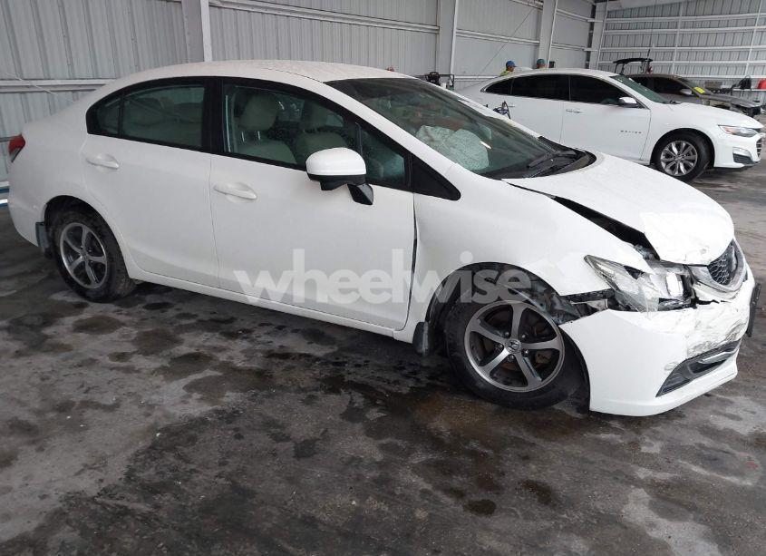 2015 Honda Civic SE (VIN 19XFB2F71FE047820) main photo