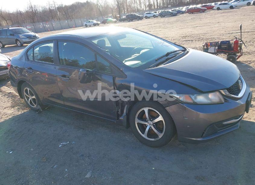 2015 Honda Civic SE (VIN 19XFB2F73FE227770) main photo