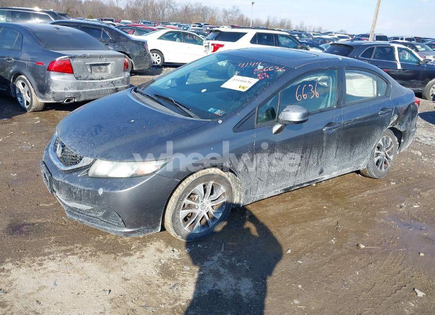 Photo 2 of 2013 Honda Civic EX (VIN 19XFB2F84DE038129)