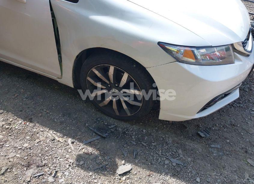 Photo 18 of 2015 Honda Civic EX-L (VIN 19XFB2F90FE215772)