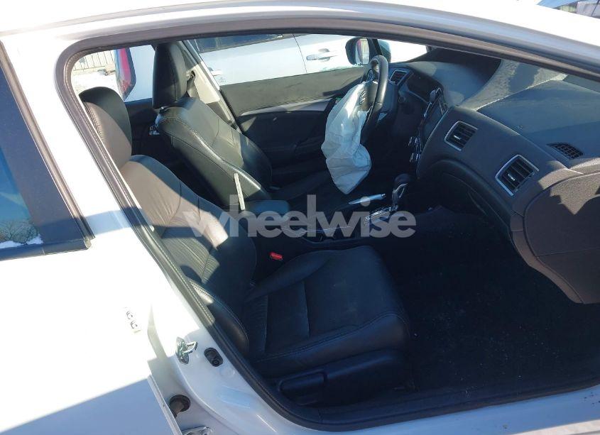 Photo 5 of 2014 Honda Civic EX-L (VIN 19XFB2F92EE028175)