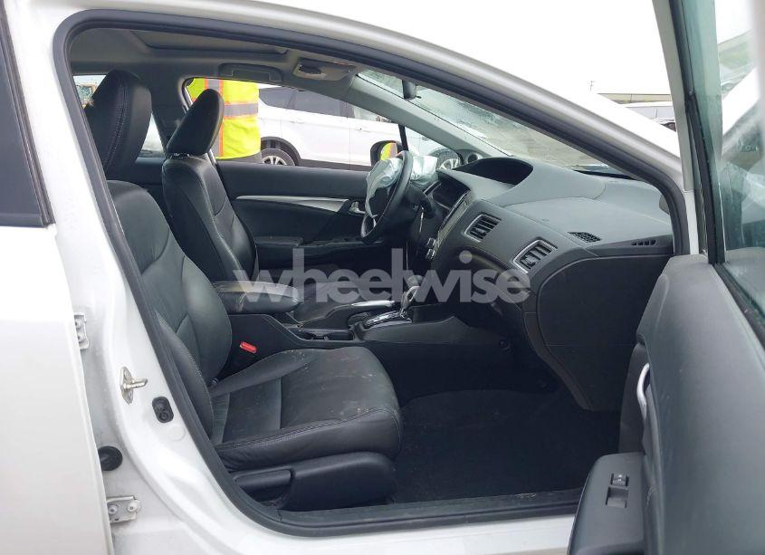 Photo 5 of 2014 Honda Civic EX-L (VIN 19XFB2F99EE247697)