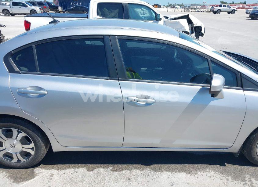 Photo 13 of 2014 Honda Civic HYBRID (VIN 19XFB4F21EE001743)