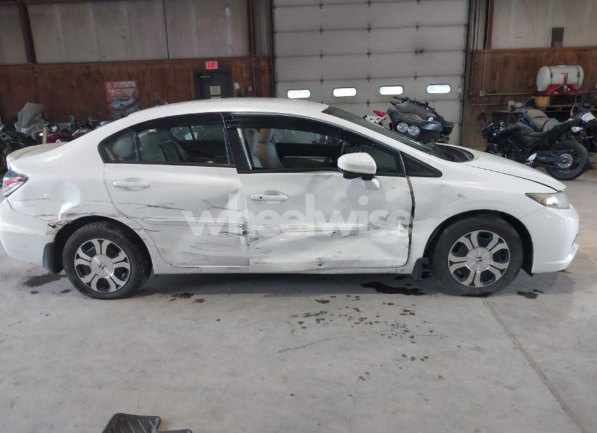 Photo 13 of 2014 Honda Civic HYBRID (VIN 19XFB4F23EE201393)