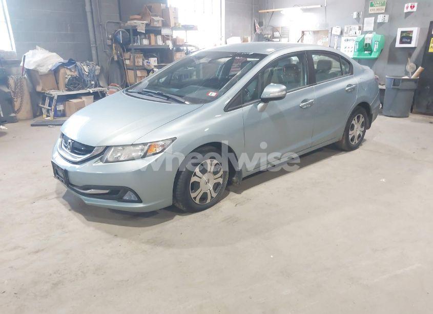Photo 2 of 2013 Honda Civic HYBRID (VIN 19XFB4F25DE204049)