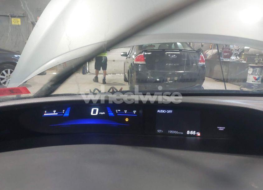 Photo 7 of 2013 Honda Civic HYBRID (VIN 19XFB4F25DE204049)