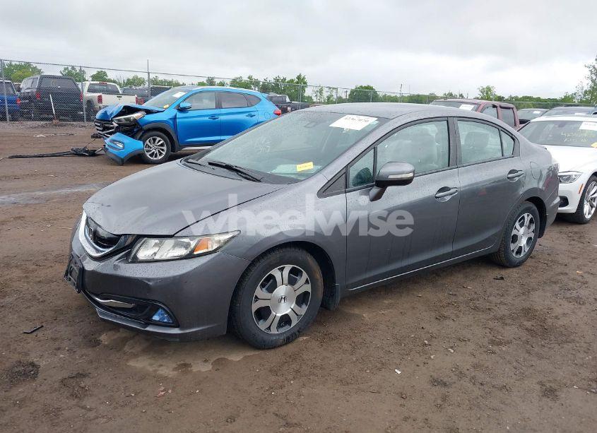 Photo 2 of 2013 Honda Civic HYBRID (VIN 19XFB4F26DE001056)