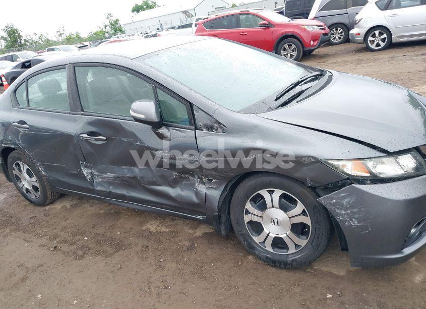 Photo 6 of 2013 Honda Civic HYBRID (VIN 19XFB4F26DE001056)