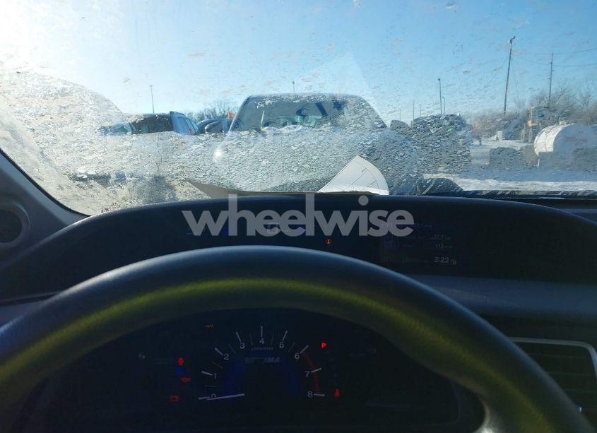 Photo 7 of 2013 Honda Civic HYBRID (VIN 19XFB4F26DE001865)