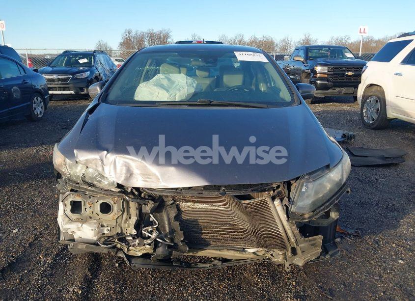 Photo 13 of 2014 Honda Civic HYBRID (VIN 19XFB4F26EE001916)