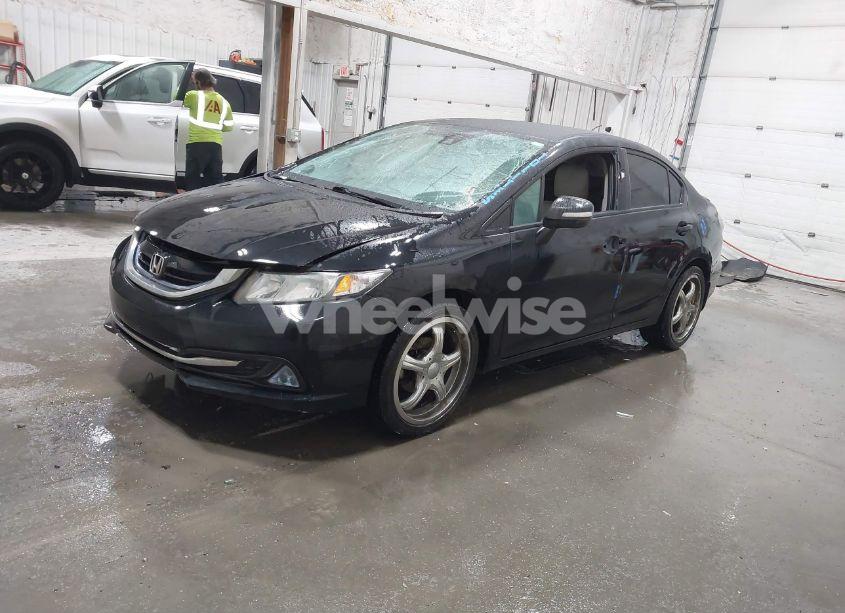 Photo 2 of 2013 Honda Civic HYBRID (VIN 19XFB4F27DE200522)