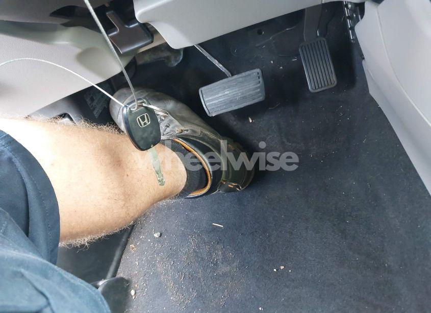 Photo 11 of 2013 Honda Civic HYBRID (VIN 19XFB4F28DE200562)