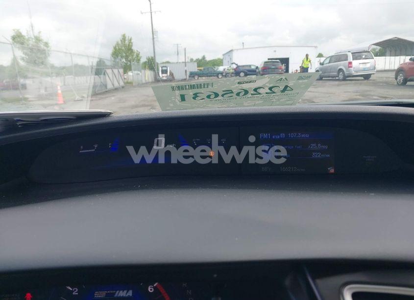 Photo 7 of 2013 Honda Civic HYBRID (VIN 19XFB4F28DE200562)