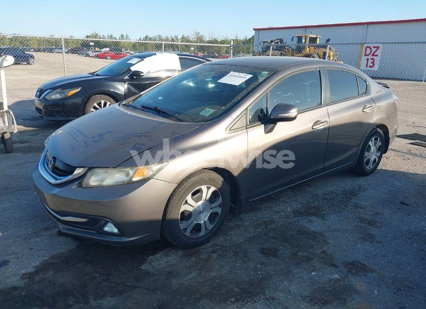 Photo 2 of 2013 Honda Civic HYBRID (VIN 19XFB4F33DE000620)