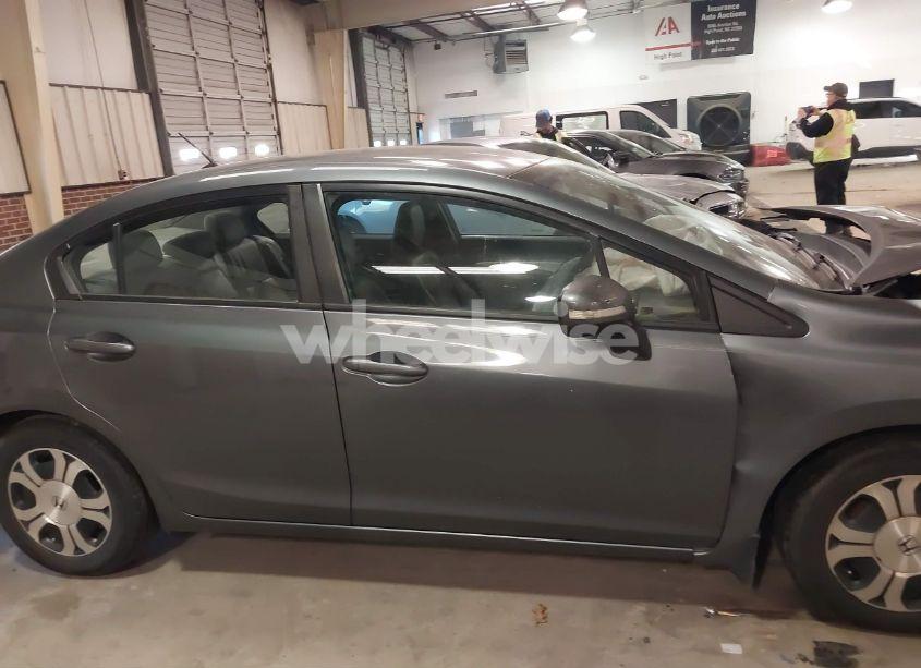 Photo 13 of 2013 Honda Civic HYBRID (VIN 19XFB4F33DE002271)