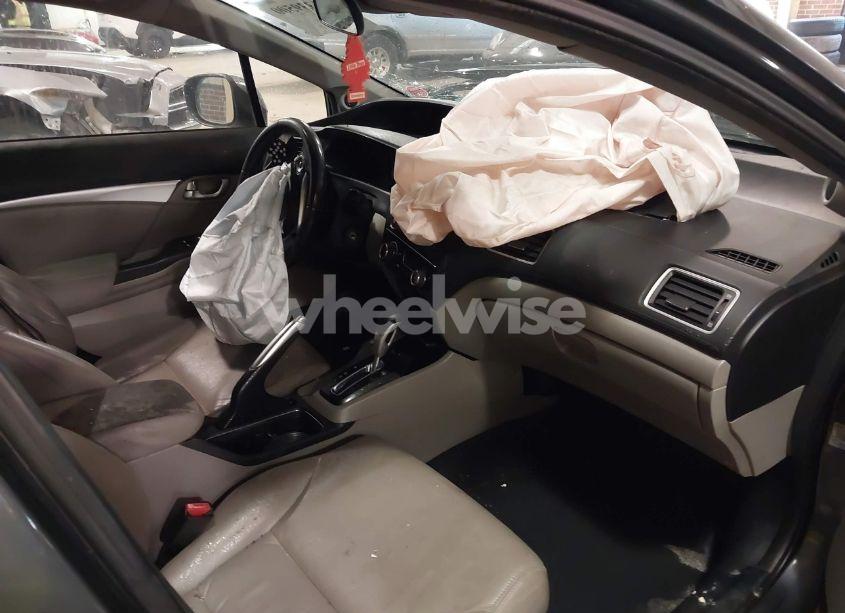 Photo 5 of 2013 Honda Civic HYBRID (VIN 19XFB4F33DE002271)