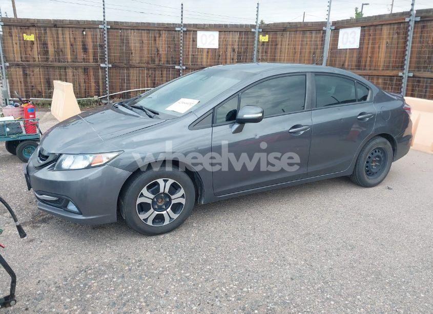 Photo 2 of 2013 Honda Civic HYBRID (VIN 19XFB4F34DE001744)