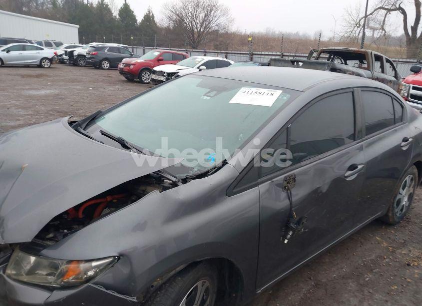 Photo 2 of 2013 Honda Civic HYBRID (VIN 19XFB4F38DE003982)