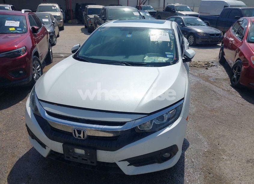 Photo 12 of 2018 Honda Civic EX-T (VIN 19XFC1E31JE003461)