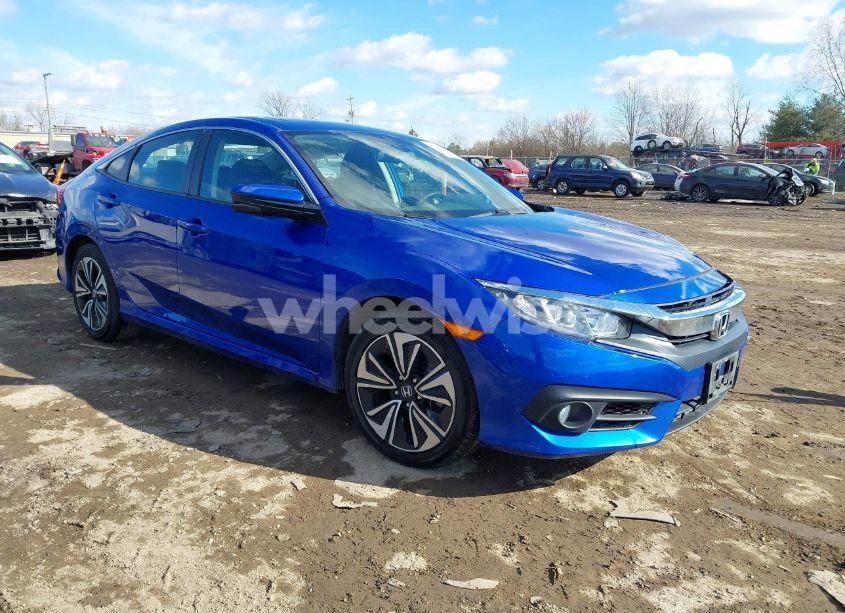 2017 Honda Civic EX-T (VIN 19XFC1E33HE028257) main photo