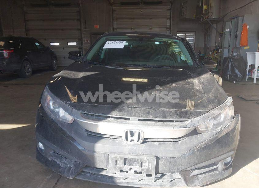 Photo 12 of 2017 Honda Civic EX-T (VIN 19XFC1E36HE020833)