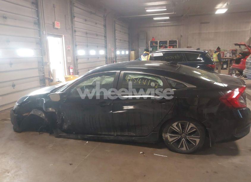 Photo 14 of 2017 Honda Civic EX-T (VIN 19XFC1E36HE020833)