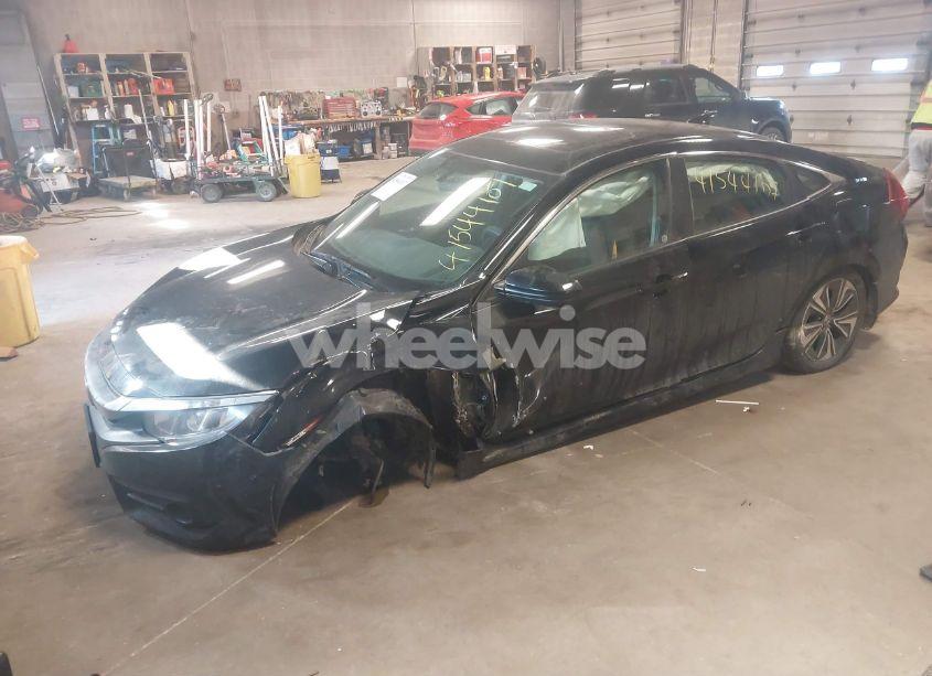 Photo 2 of 2017 Honda Civic EX-T (VIN 19XFC1E36HE020833)