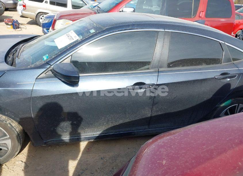 Photo 15 of 2018 Honda Civic EX-T (VIN 19XFC1E39JE003725)