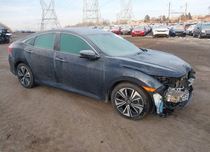 2018 Honda Civic EX-T (VIN 19XFC1E3XJE003717) main photo