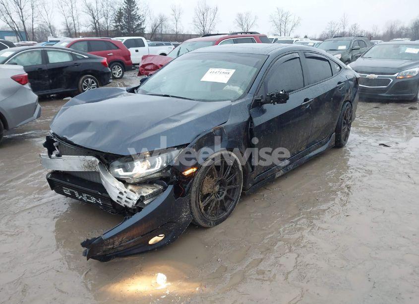 Photo 2 of 2018 Honda Civic EX-T (VIN 19XFC1E3XJE003880)