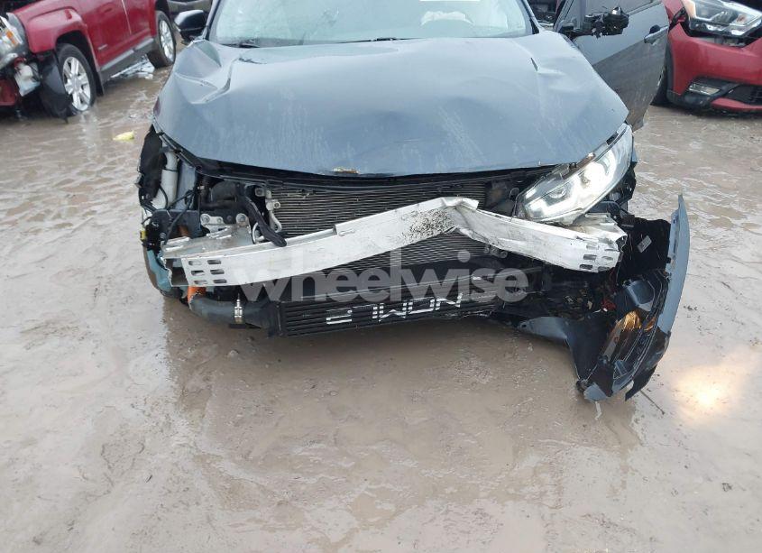 Photo 6 of 2018 Honda Civic EX-T (VIN 19XFC1E3XJE003880)