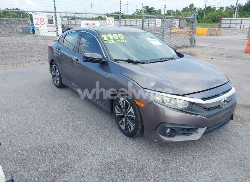 2017 Honda Civic EX-T (VIN 19XFC1F30HE004707) main photo