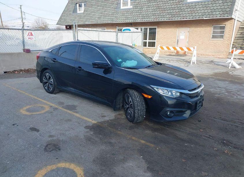 2017 Honda Civic EX-T (VIN 19XFC1F30HE020633) main photo