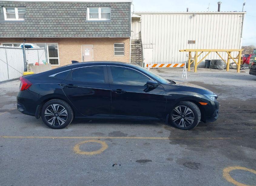 Photo 13 of 2017 Honda Civic EX-T (VIN 19XFC1F30HE020633)
