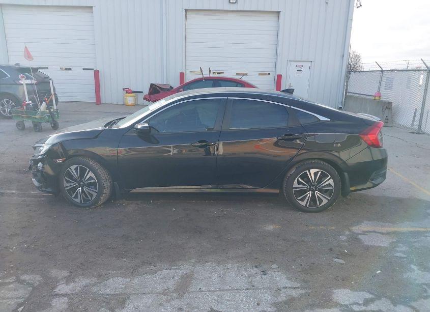 Photo 14 of 2017 Honda Civic EX-T (VIN 19XFC1F30HE020633)