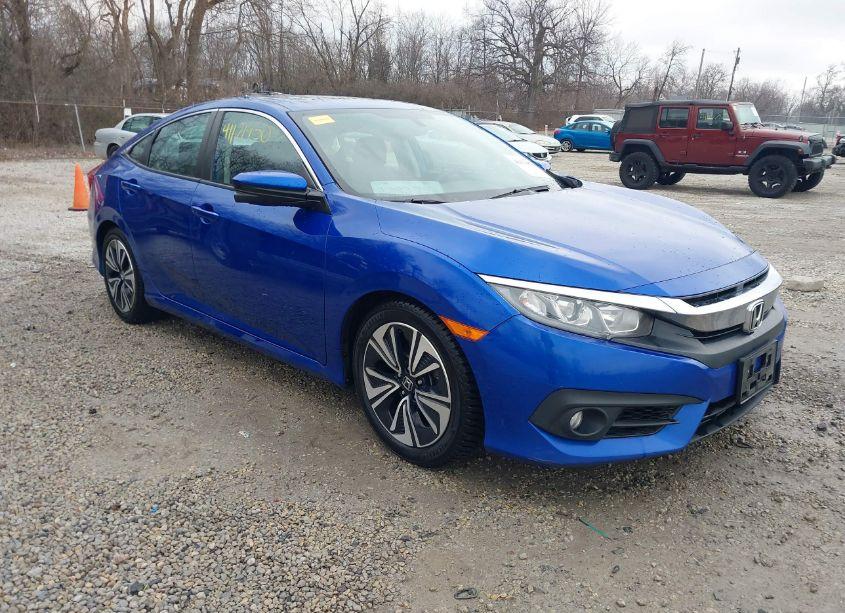2017 Honda Civic EX-T (VIN 19XFC1F30HE023614) main photo