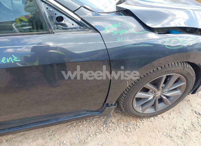 Photo 18 of 2019 Honda Civic EX (VIN 19XFC1F30KE018579)